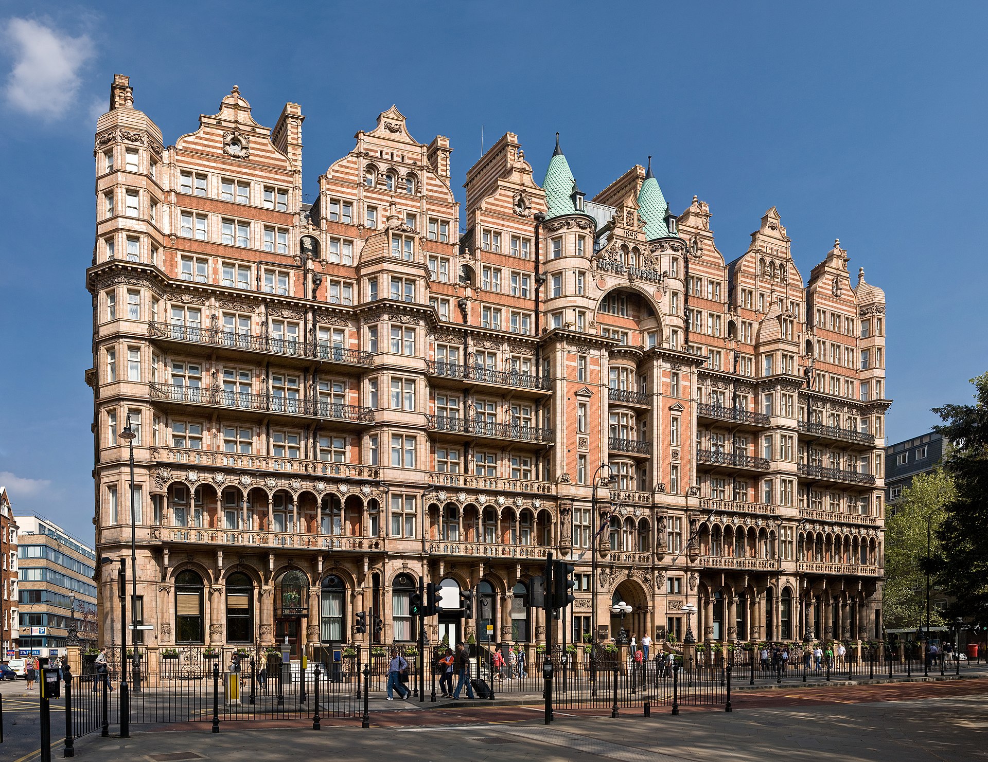 Russell Hotel